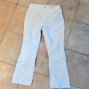 EUC JJill white kick flare cropped jeans w/slight distressing details,raw hem